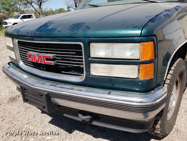 image for item DP7900 1999 GMC Yukon  SUV