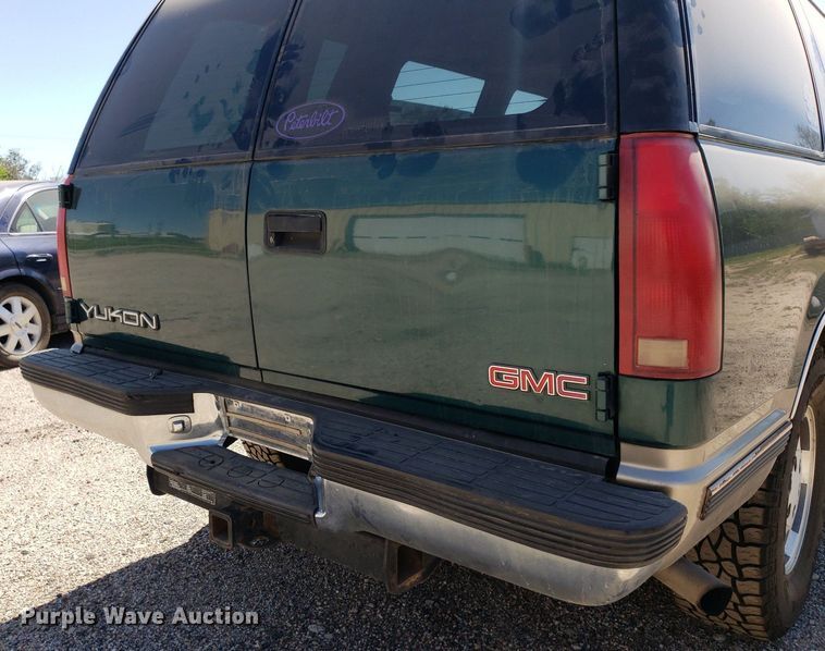image for item DP7900 1999 GMC Yukon  SUV
