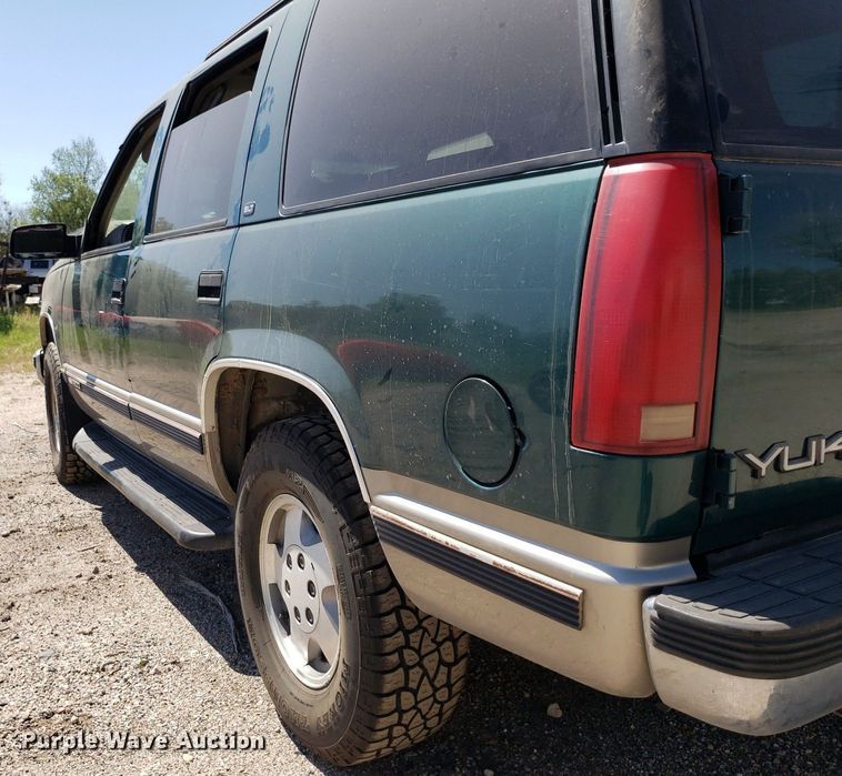 image for item DP7900 1999 GMC Yukon  SUV