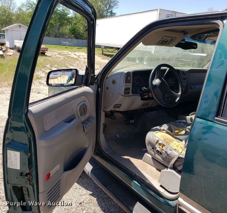 image for item DP7900 1999 GMC Yukon  SUV