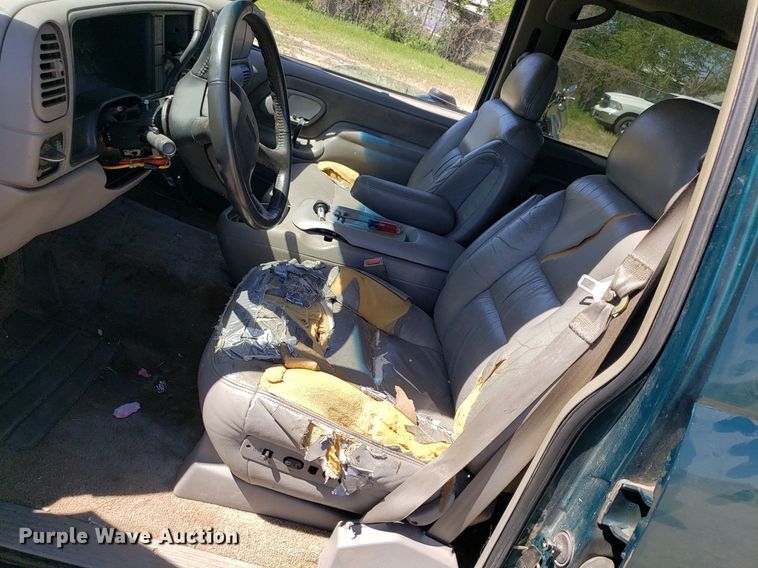 image for item DP7900 1999 GMC Yukon  SUV