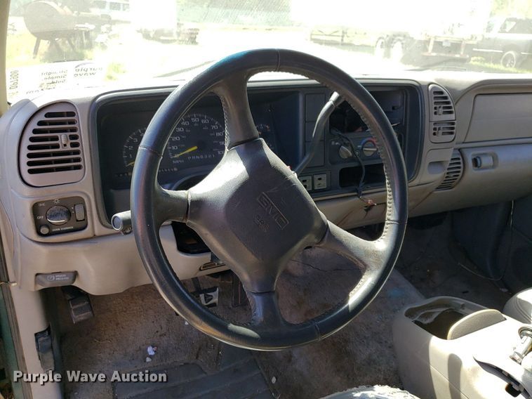 image for item DP7900 1999 GMC Yukon  SUV