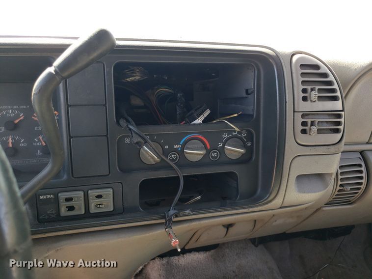 image for item DP7900 1999 GMC Yukon  SUV