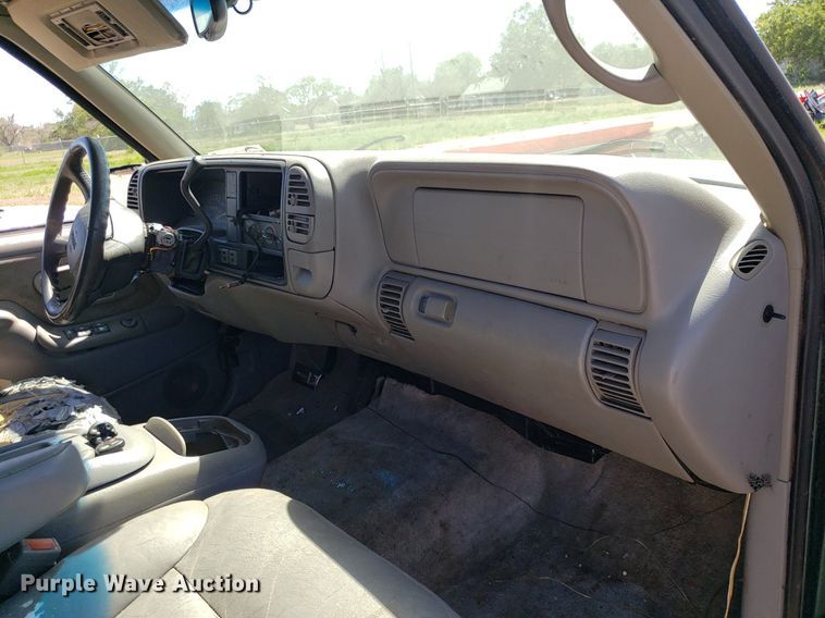 image for item DP7900 1999 GMC Yukon  SUV