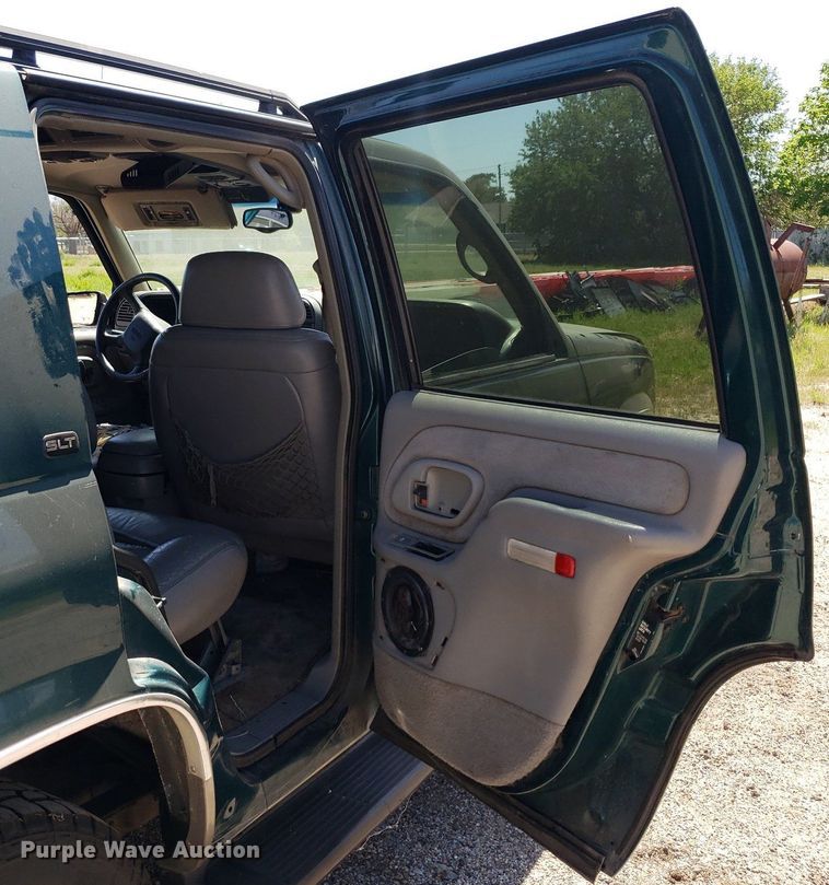 image for item DP7900 1999 GMC Yukon  SUV