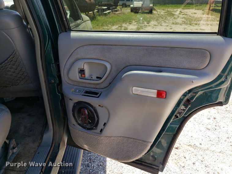 image for item DP7900 1999 GMC Yukon  SUV