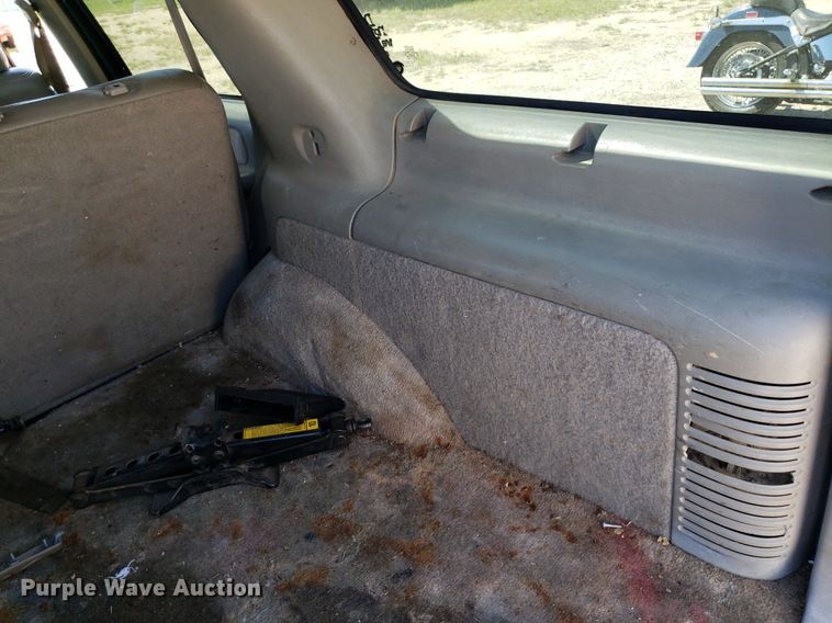 image for item DP7900 1999 GMC Yukon  SUV