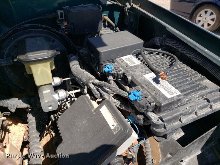 image for item DP7900 1999 GMC Yukon  SUV