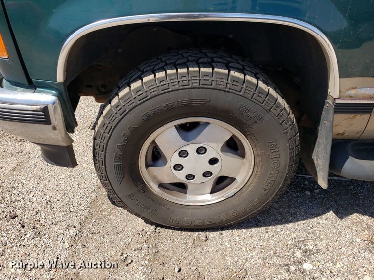 image for item DP7900 1999 GMC Yukon  SUV