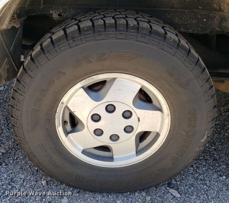 image for item DP7900 1999 GMC Yukon  SUV