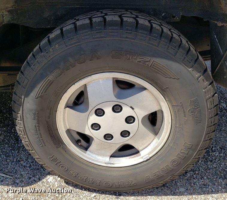 image for item DP7900 1999 GMC Yukon  SUV