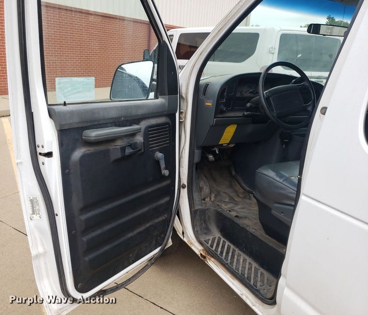 image for item DP7909 1992 Ford E250 Super Duty  van