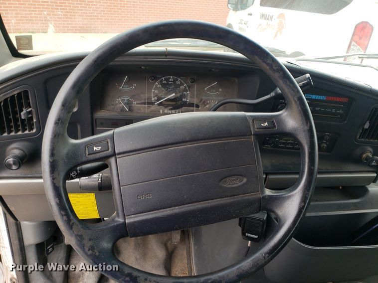 image for item DP7909 1992 Ford E250 Super Duty  van