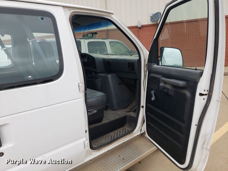 image for item DP7909 1992 Ford E250 Super Duty  van