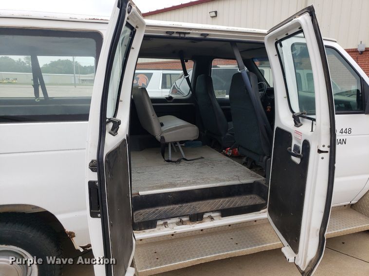 image for item DP7909 1992 Ford E250 Super Duty  van