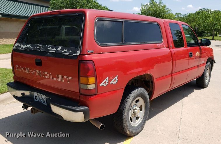 image for item DP7924 2002 Chevrolet Silverado 1500  Ext. Cab pickup truck