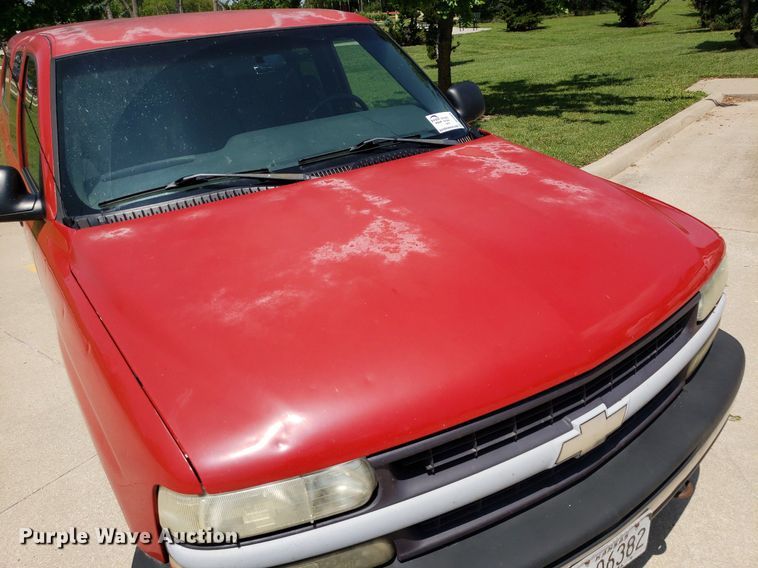 image for item DP7924 2002 Chevrolet Silverado 1500  Ext. Cab pickup truck