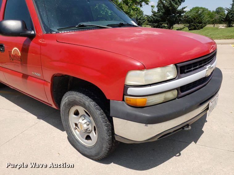 image for item DP7924 2002 Chevrolet Silverado 1500  Ext. Cab pickup truck