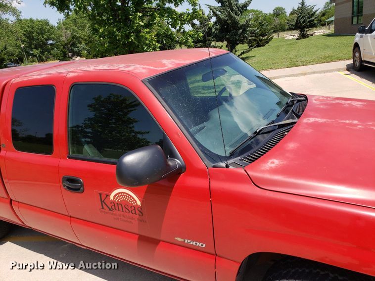 image for item DP7924 2002 Chevrolet Silverado 1500  Ext. Cab pickup truck