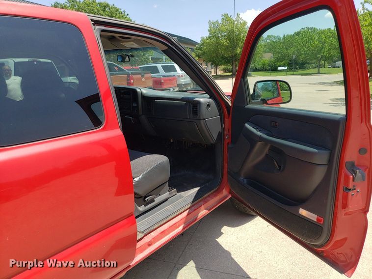 image for item DP7924 2002 Chevrolet Silverado 1500  Ext. Cab pickup truck