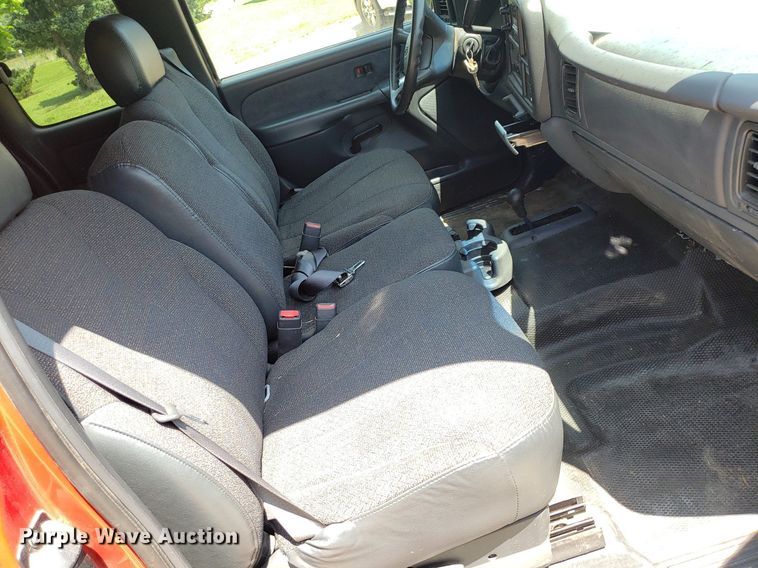 image for item DP7924 2002 Chevrolet Silverado 1500  Ext. Cab pickup truck