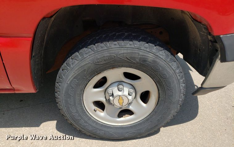 image for item DP7924 2002 Chevrolet Silverado 1500  Ext. Cab pickup truck