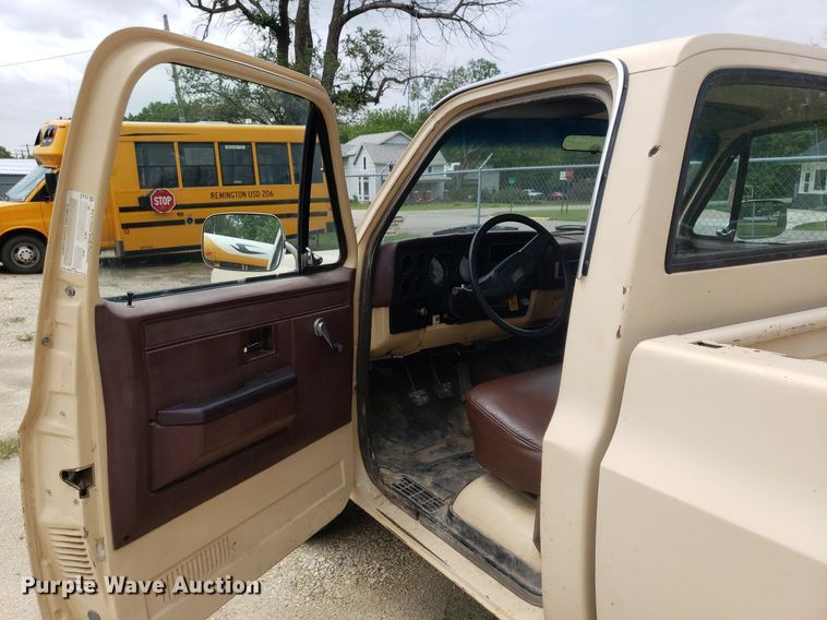 image for item DP7939 1986 Chevrolet C20  pickup truck