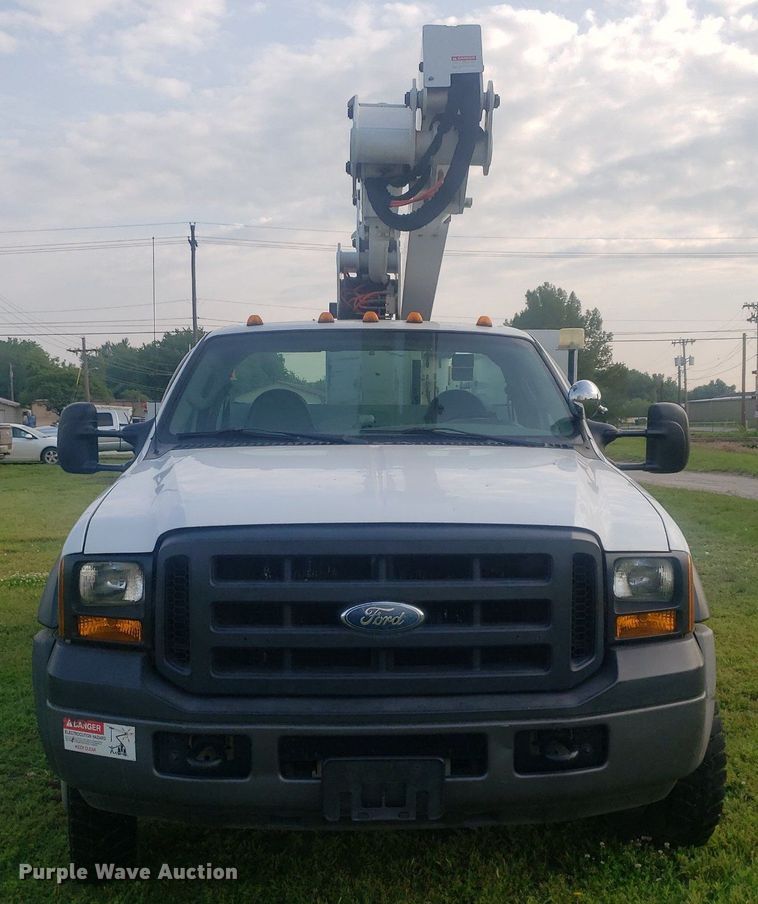 image for item DP7940 2007 Ford F550 Super Duty  bucket truck