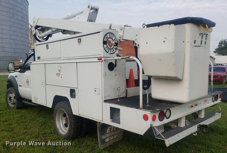 image for item DP7940 2007 Ford F550 Super Duty  bucket truck