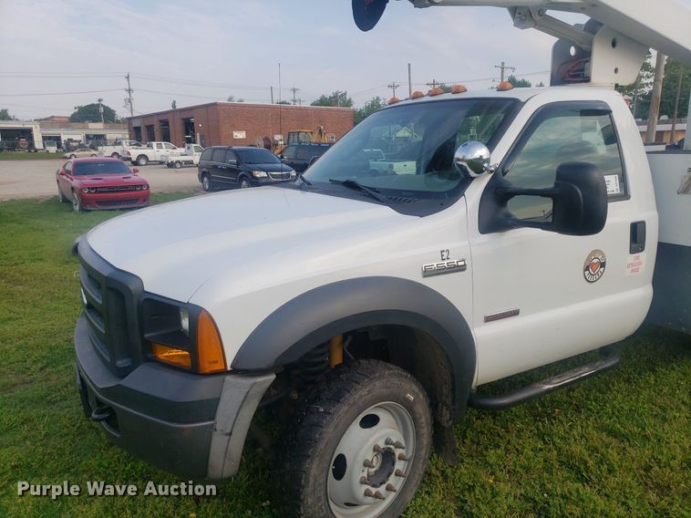 image for item DP7940 2007 Ford F550 Super Duty  bucket truck