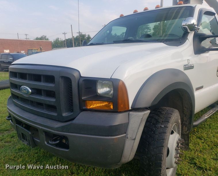 image for item DP7940 2007 Ford F550 Super Duty  bucket truck
