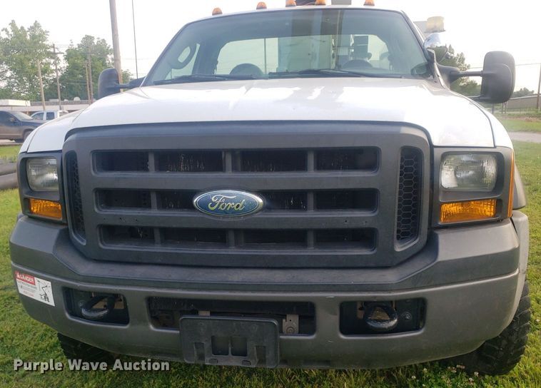 image for item DP7940 2007 Ford F550 Super Duty  bucket truck