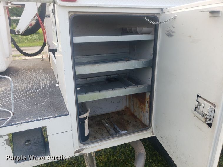 image for item DP7940 2007 Ford F550 Super Duty  bucket truck