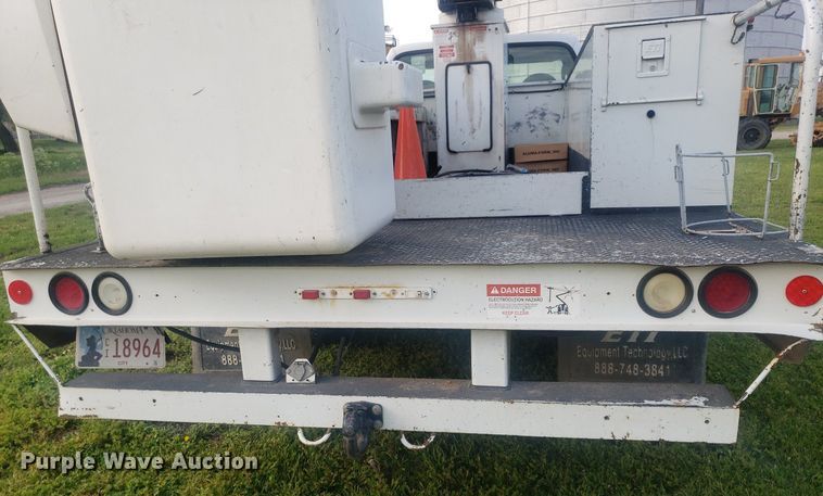 image for item DP7940 2007 Ford F550 Super Duty  bucket truck