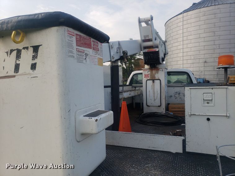 image for item DP7940 2007 Ford F550 Super Duty  bucket truck