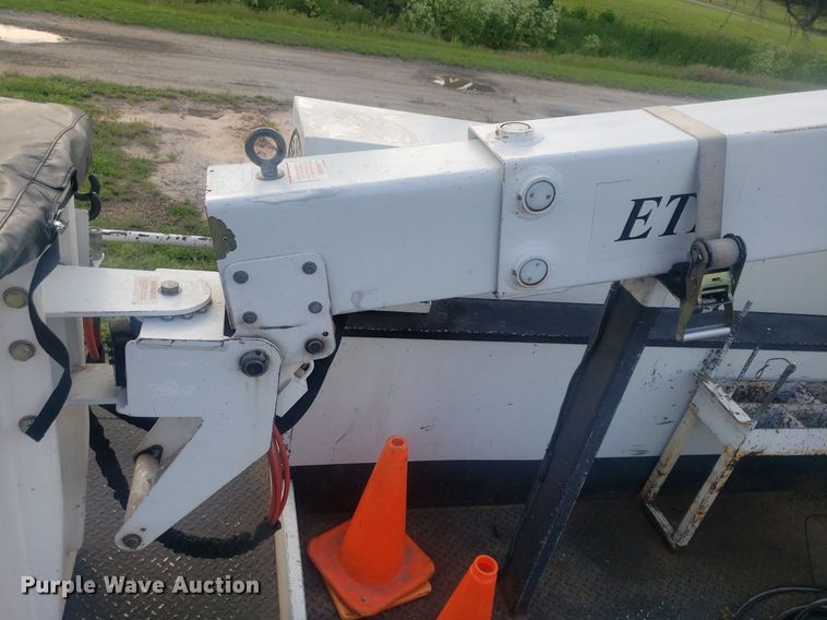 image for item DP7940 2007 Ford F550 Super Duty  bucket truck