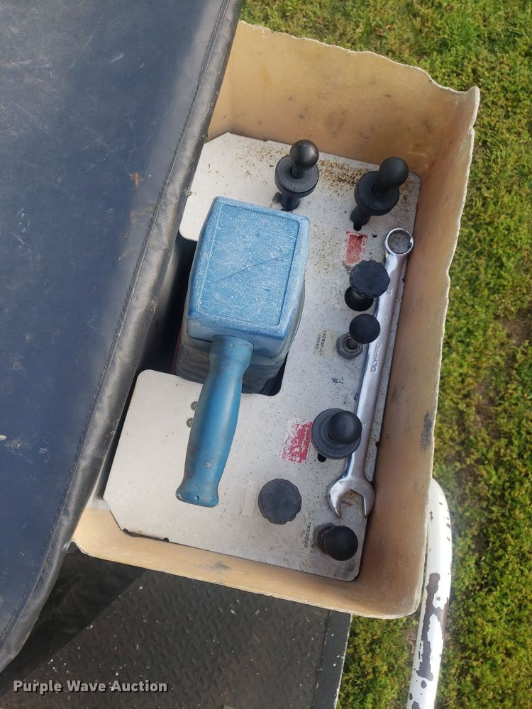 image for item DP7940 2007 Ford F550 Super Duty  bucket truck