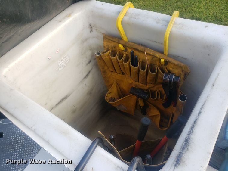 image for item DP7940 2007 Ford F550 Super Duty  bucket truck