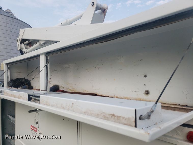 image for item DP7940 2007 Ford F550 Super Duty  bucket truck