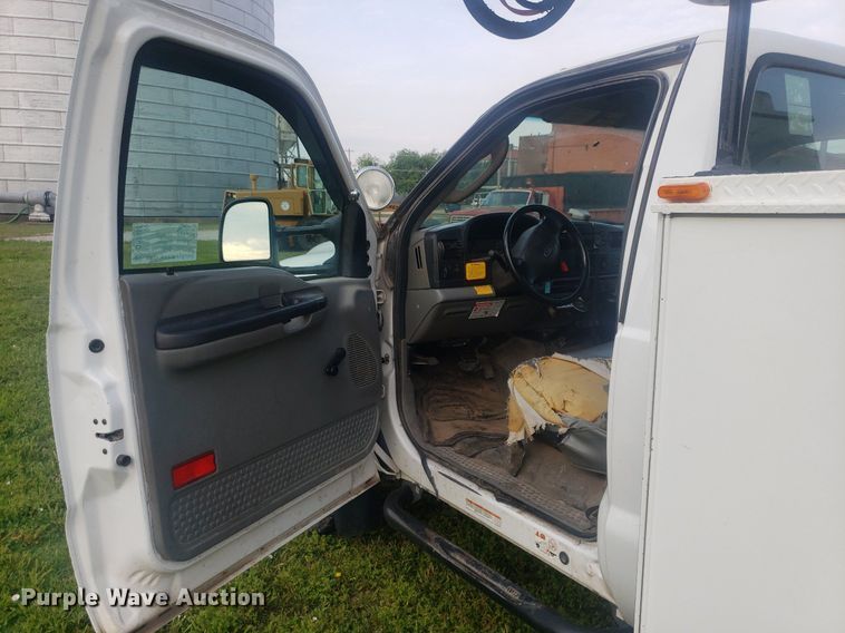 image for item DP7940 2007 Ford F550 Super Duty  bucket truck