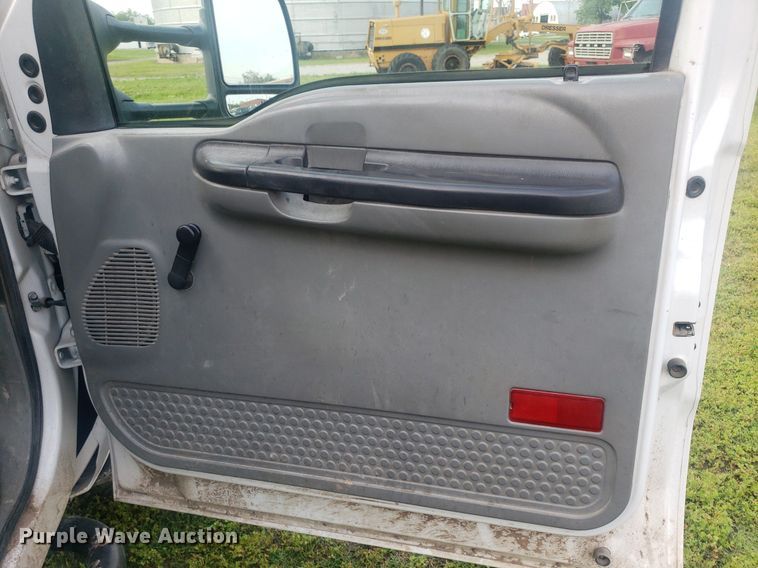 image for item DP7940 2007 Ford F550 Super Duty  bucket truck