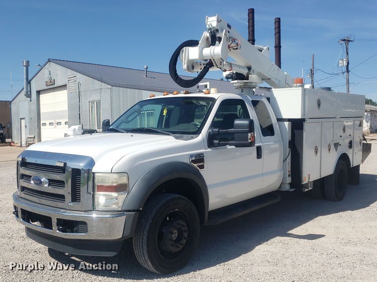image for item DP7955 2009 Ford F550 Super Duty  SuperCab bucket truck