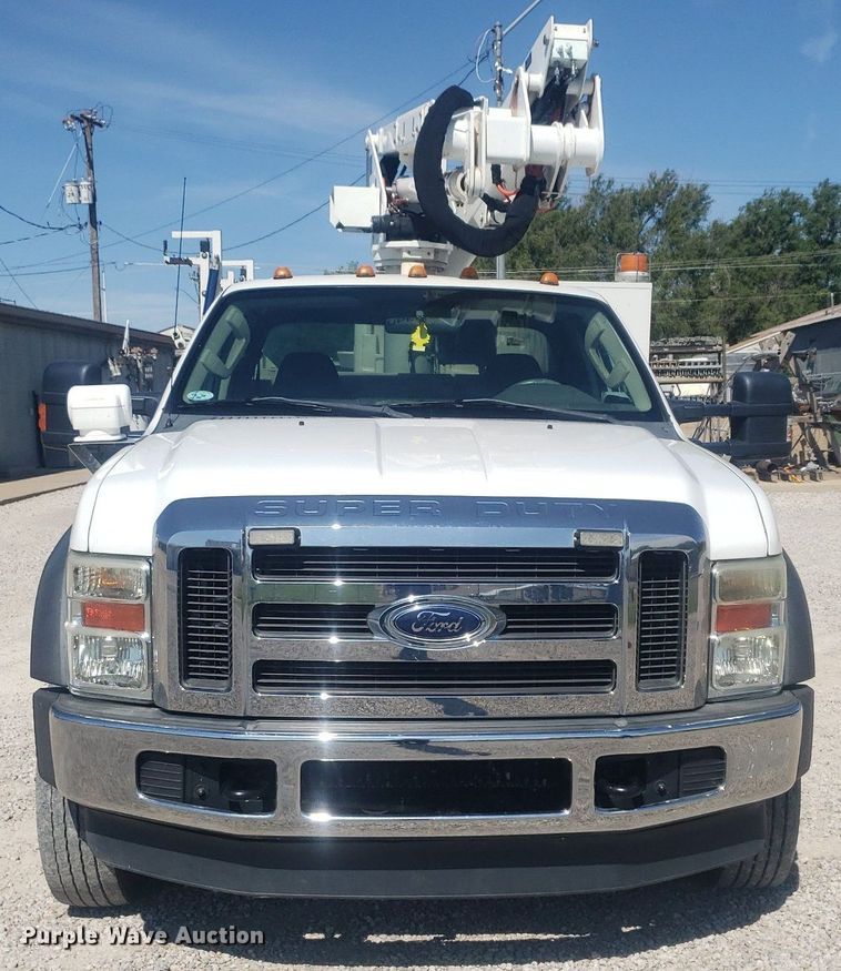 image for item DP7955 2009 Ford F550 Super Duty  SuperCab bucket truck