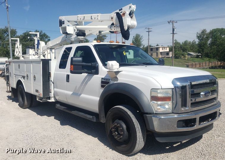 image for item DP7955 2009 Ford F550 Super Duty  SuperCab bucket truck
