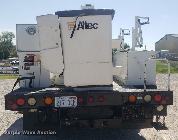 image for item DP7955 2009 Ford F550 Super Duty  SuperCab bucket truck