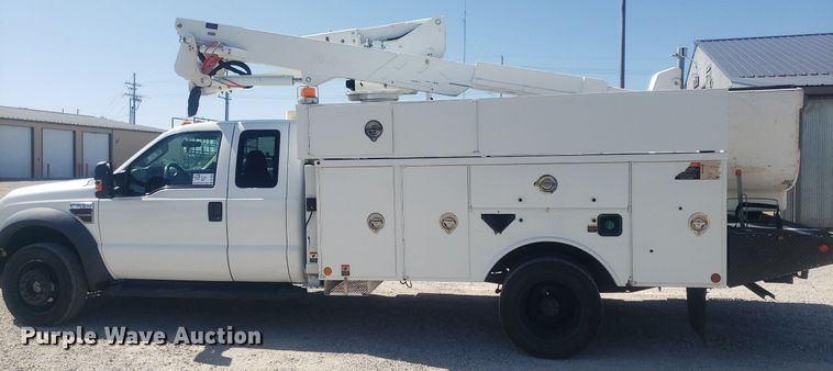 image for item DP7955 2009 Ford F550 Super Duty  SuperCab bucket truck
