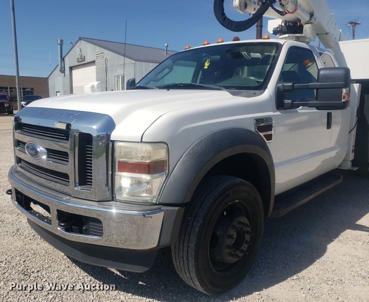 image for item DP7955 2009 Ford F550 Super Duty  SuperCab bucket truck