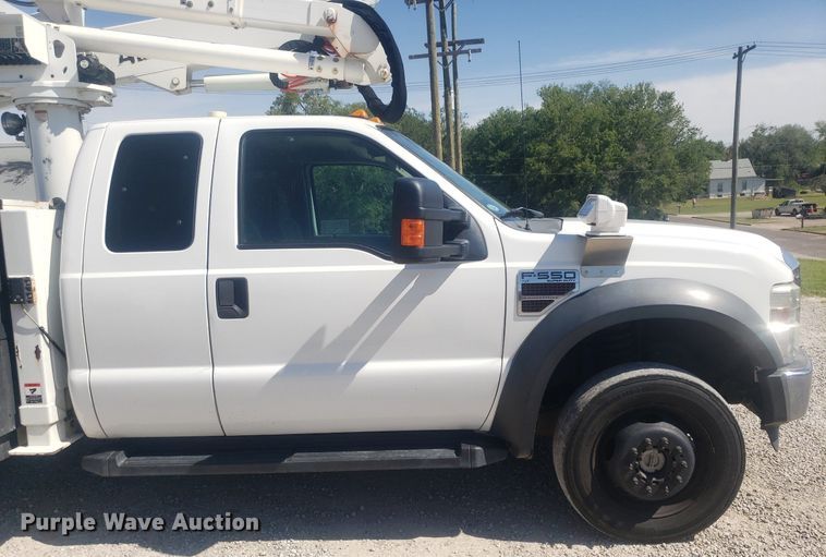 image for item DP7955 2009 Ford F550 Super Duty  SuperCab bucket truck