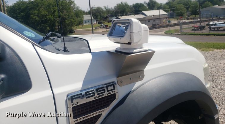 image for item DP7955 2009 Ford F550 Super Duty  SuperCab bucket truck