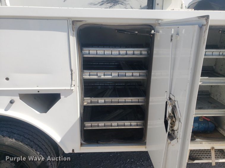 image for item DP7955 2009 Ford F550 Super Duty  SuperCab bucket truck